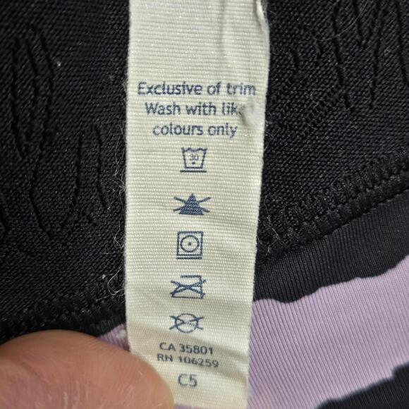 Lululemon Shorts Size 4 Running Workout Black White Purple Coral Abstract Design - Picture 5 of 7